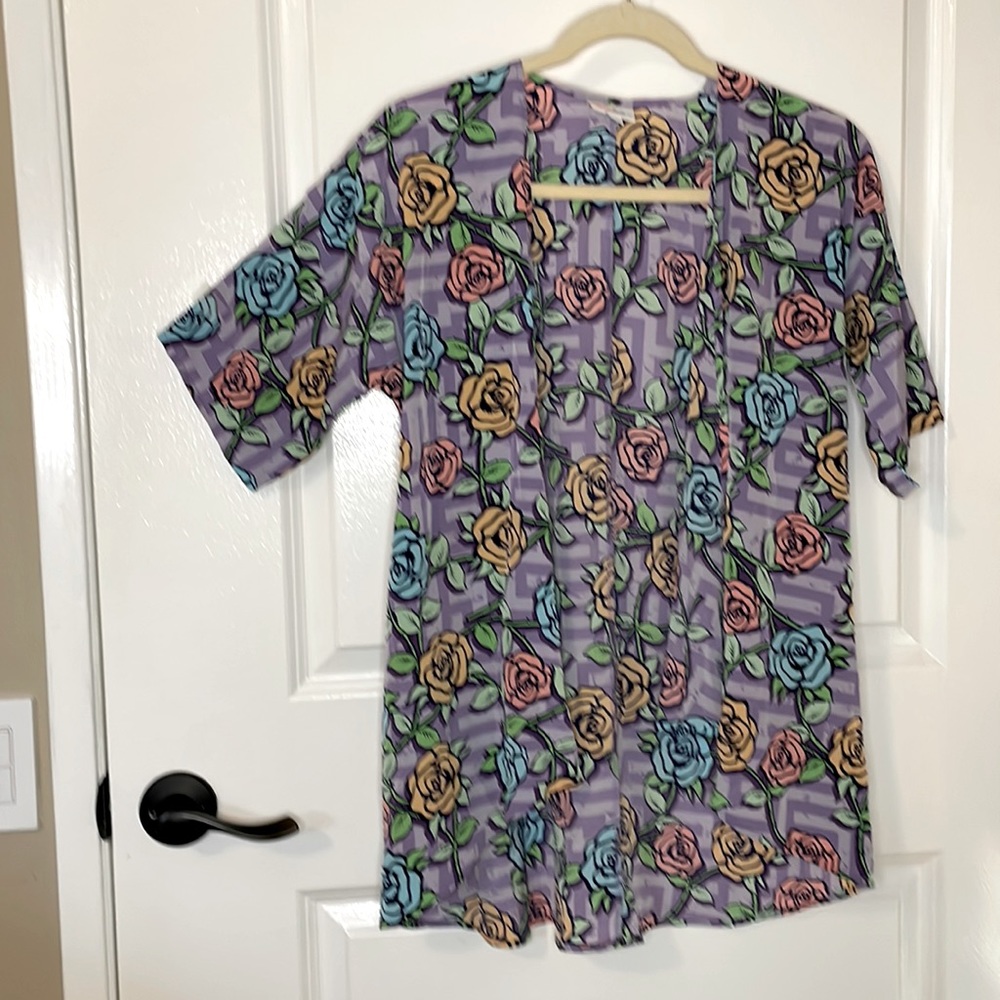 LuLaRoe girls Bianka silky kimono. Size 3=girls size 10-12. Cute coverup